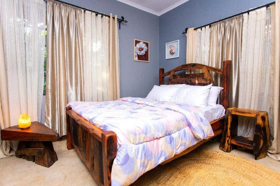 Moshi Urban Hostel And Backpackers Екстер'єр фото
